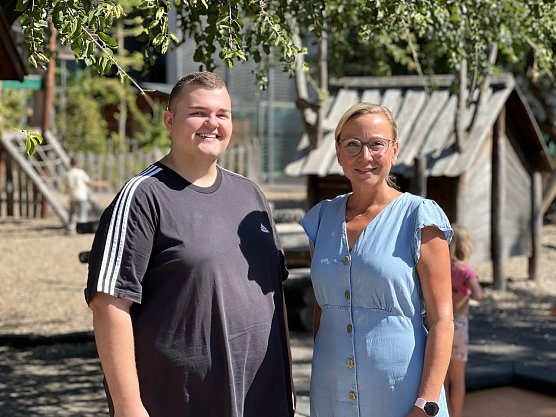 Jana Eichel und Jim Gorges koordinieren die Arbeitsgemeinschaften an der Evangelischen Grundschule Nordhausen  (Foto: Dr. Uta Sophie Halbritter)