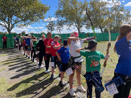 Das Bowteam zu Gast beim Nachwuchsturnier in Erfurt (Foto: Steffi Helbing)