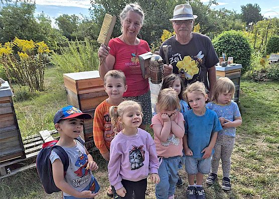 Besuch bei den Bienen (Foto: Stadtverwaltung Nordhausen) Besuch bei den Bienen (Foto: Stadtverwaltung Nordhausen)
