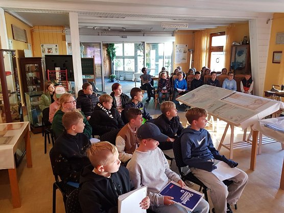 Einen Ausflug in die Bleicher&ouml;der Schulgeschichte unternahmen die f&uuml;nften Klassen des Schiller-Gymnasiums (Foto: Johannes Eichhorn)