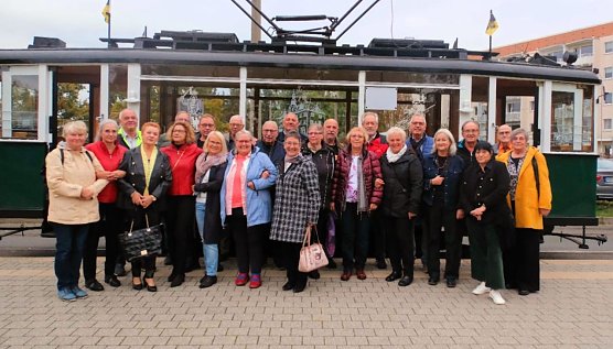 Ehemalige Diesterweg-Sch&uuml;ler treffen sich nach 60 Jahren (Foto: Peter Blei)