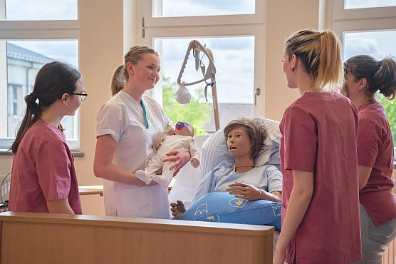 Start der Pflegeausbildung am SBZ Nordhausen (Foto: K.Krauß) Start der Pflegeausbildung am SBZ Nordhausen (Foto: K.Krauß)