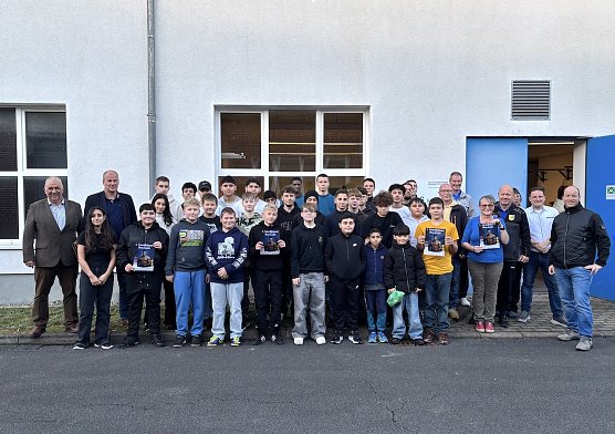 Die Altstadt-Boxer weihen ihre neue Trainingshalle ein (Foto: oas)