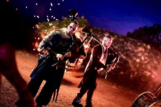 Feuer, Flamme und Musik gibt es Mitte November auf der Burg Hohnstein (Foto: Sven Schröter) Feuer, Flamme und Musik gibt es Mitte November auf der Burg Hohnstein (Foto: Sven Schröter)