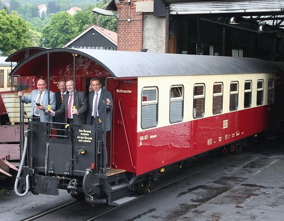 Modernisierte Wagen übergeben (Foto: HSB) Modernisierte Wagen übergeben (Foto: HSB)