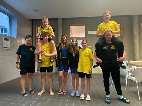 Die Nordhäuser Nachwuchsschwimmer bei der Kurzbahnmeisterschaft in Gotha (Foto: SVN 90) Die Nordhäuser Nachwuchsschwimmer bei der Kurzbahnmeisterschaft in Gotha (Foto: SVN 90)