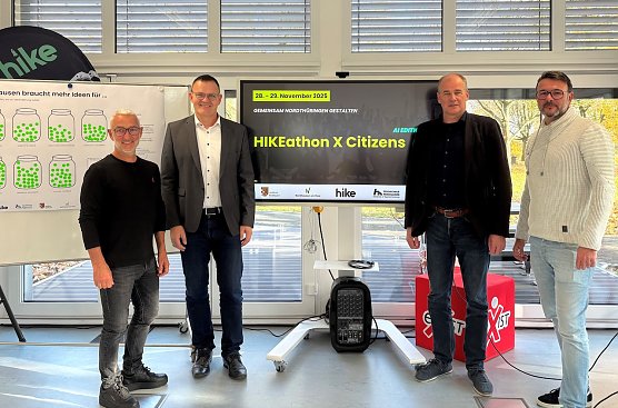 Gemeinsam Zukunft gestalten: Beim Pressetermin im HIKE Lab der Hochschule Nordhausen sprachen Vertreterinnen und Vertreter aus Hochschule, Landkreis und Wirtschaft &uuml;ber den bevorstehenden HIKEathon X Citizens (Foto: Tina Bergknapp)