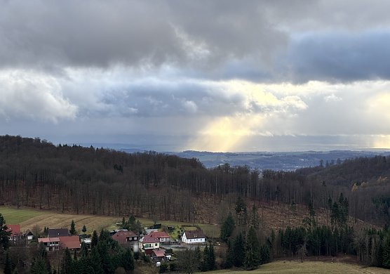 Ausblick vom Hexenbesen in Rothes&uuml;tte (Foto: oas)