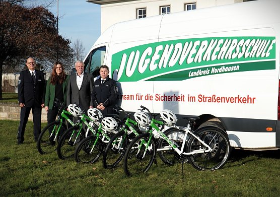 Fünf neue Räder für die Verkehrserziehung der Polizei (Foto: LPI) Fünf neue Räder für die Verkehrserziehung der Polizei (Foto: LPI)