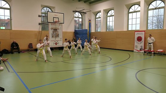 Karate-Kinder in Nordhausen.  (Foto: Sven Schr&ouml;ter)