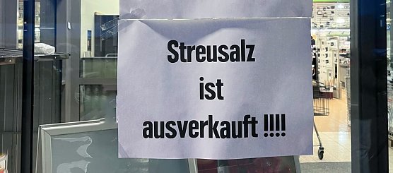 Streusalz war in den vergangenen Tagen im Landkreis gut nachgefragt. (Foto: Susanne Schedwill)