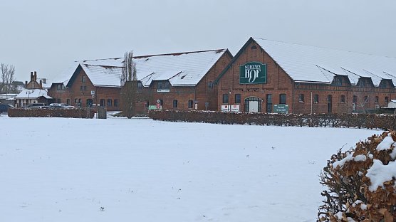 Noch sieht das Gel&auml;nde winterlich ruhig aus... (Foto: nnz)