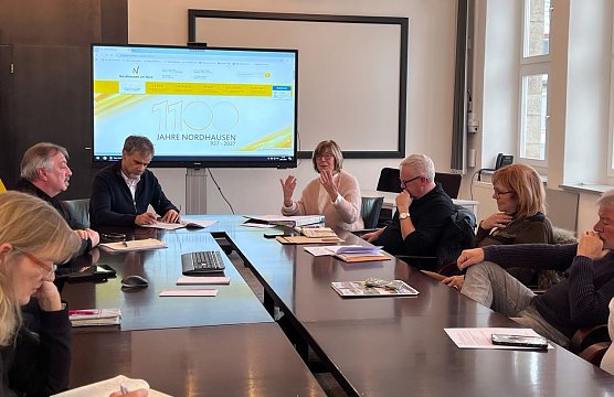 Barbara Rinke und OB Kai Buchmann stellten den aktuellen Planungsstand vor. (Foto: ssc)