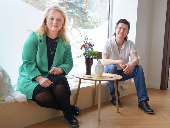 Ariana Bruchmann und Sascha Niedenf&uuml;hr in ihrer neuen Praxis in Ilfeld.  (Foto: ssc)
