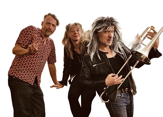 Die Zeugen Amigas: Gesang/Affektposaune/Moderation: Micha Winkler, Piano, Keyboards: Silke Krause-Traurigtal zu Freudenberg, Bumm-Bumm-Klack: Matthias Macht-Nichts (Foto: Jazzclub Nordhausen)