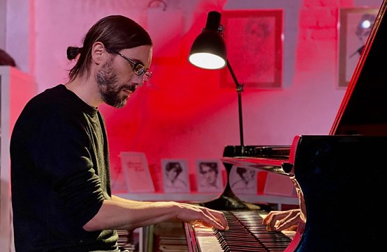 Pianist Hauke Str&ouml;h am Klavier (Foto: Hauke Str&ouml;h)