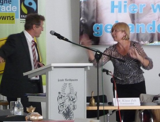 &Uuml;bergeben (Foto: nnz)