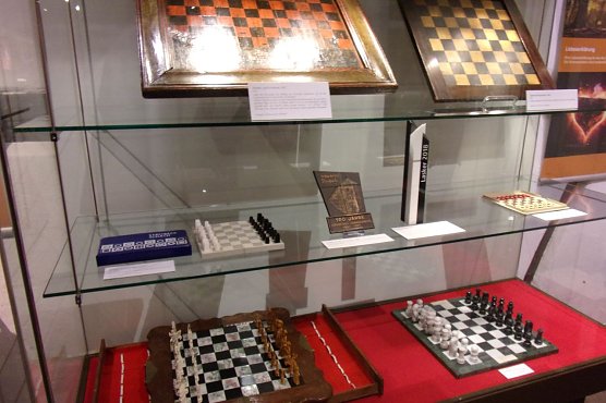 Die neue Ausstellung im Tabakspeicher thematisiert das Schachspiel.  (Foto: Hans-Georg Backhaus)