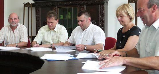 Unterschrieben (Foto: nnz)