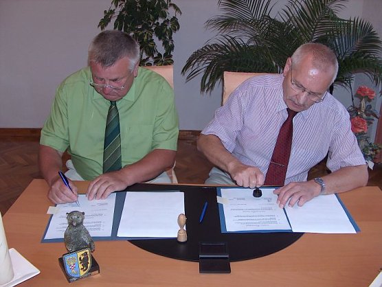 Unterschrieben (Foto: nnz)