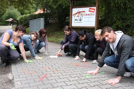 Am G&auml;stehaus (Foto: J. Piper)