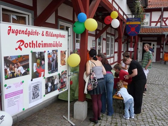 Infostand (Foto: Angelo Glashagel)