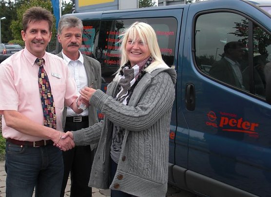 Fahrzeuge übergeben (Foto: KSB) Fahrzeuge übergeben (Foto: KSB)