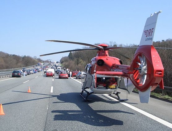 Einsatz bei einem Unfall auf der Autobahn (Foto: DRF)