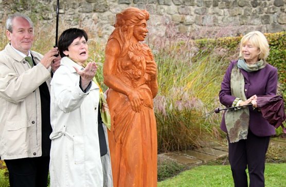 Enth&uuml;llt (Foto: J. Piper)