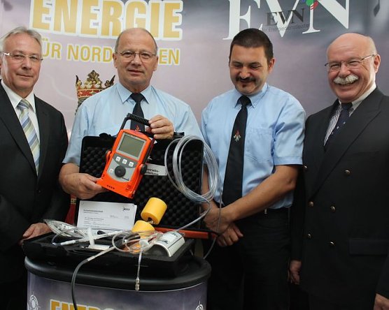 &Uuml;berreicht (Foto: I. Bergmann)