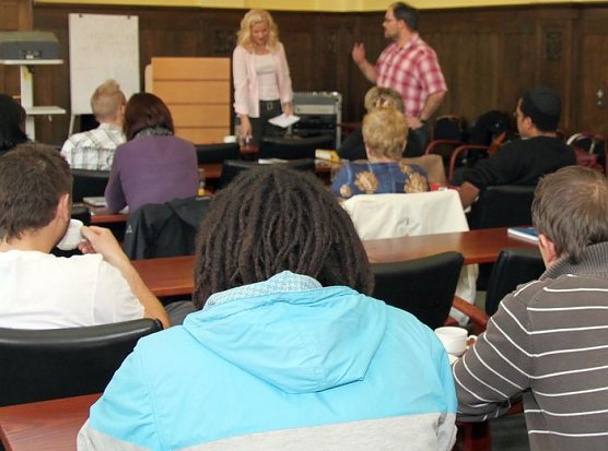 Marktplatz wird vorbereitet (Foto: J. Piper)