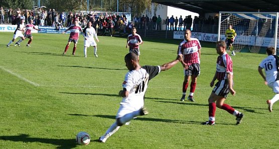Am Sonntag gegen Ilmenau (Foto: H. Dressler) Am Sonntag gegen Ilmenau (Foto: H. Dressler)