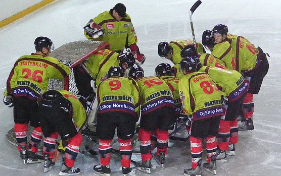 Letzte Besprechung vor dem Spiel (Foto: R. Koch)