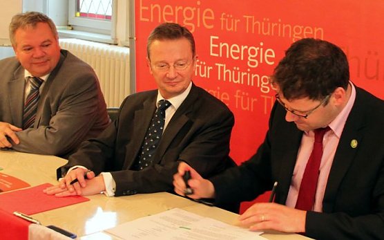 Unterzeichnet (Foto: FAKT) Unterzeichnet (Foto: FAKT)