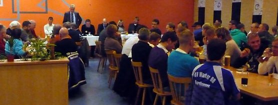 Versammelt (Foto: nnz) Versammelt (Foto: nnz)