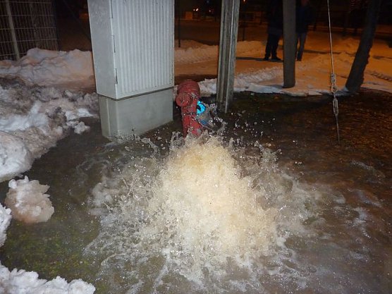 Eisbahn auf der Straße (Foto: privat) Eisbahn auf der Straße (Foto: privat)
