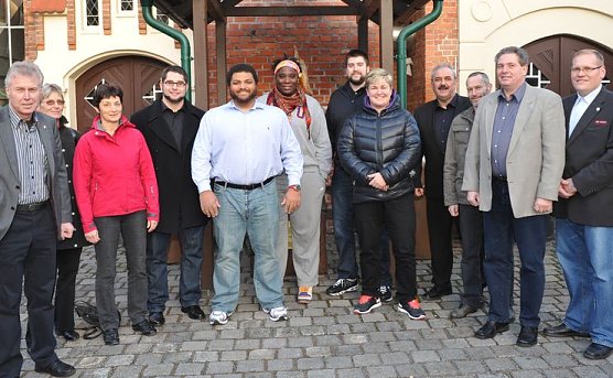 Besuch in der Brennerei (Foto: privat) Besuch in der Brennerei (Foto: privat)