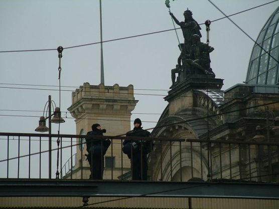 Die Polizei überwachte Bahnhof, Gleise und Unterführungen (Foto: Anonymus) Die Polizei überwachte Bahnhof, Gleise und Unterführungen (Foto: Anonymus)