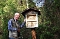 Für den Bärenpark zimmerte Wilhelm Roth ein Waldbienenvermehrungshaus mit 900 Wohnungen. Für den Bärenpark zimmerte Wilhelm Roth ein Waldbienenvermehrungshaus mit 900 Wohnungen.