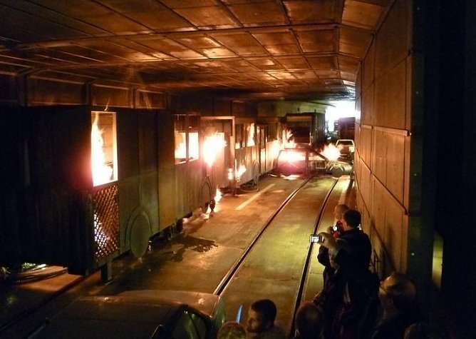 Brand im Tunnel ge&uuml;bt (Foto: G. Jung)