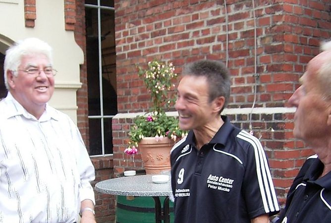 Herzlichen Glückwunsch (Foto: Klaus Verkouter) Herzlichen Glückwunsch (Foto: Klaus Verkouter)