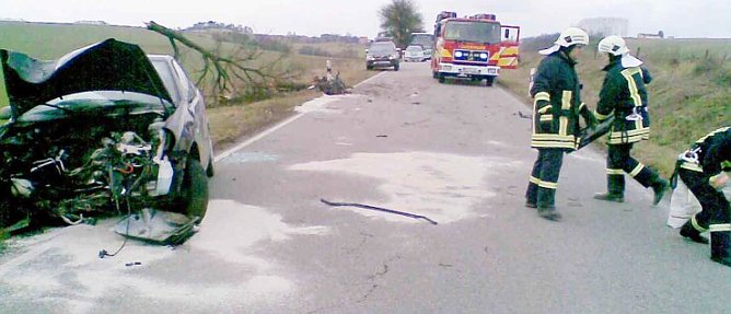 Crash auf der Landstra&szlig;e (Foto: Dietrich)