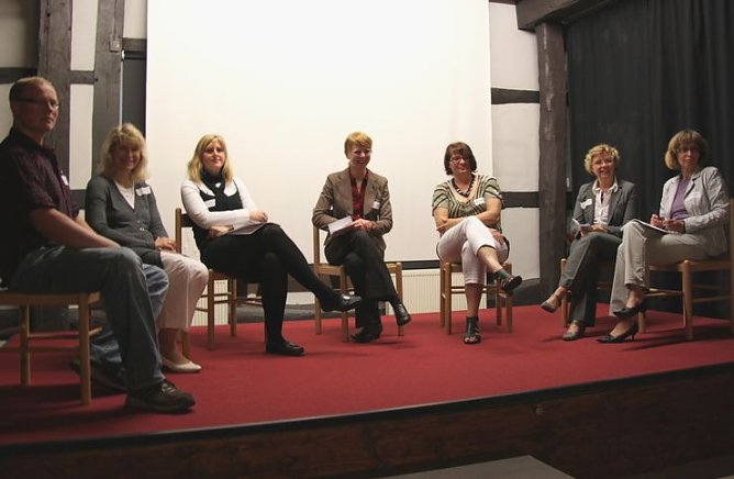 Diskussion (Foto: J. Piper) Diskussion (Foto: J. Piper)