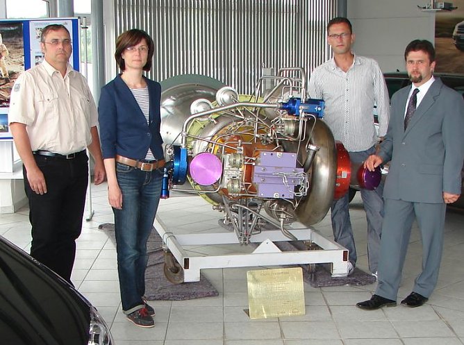 Triebwerk im Autohaus (Foto: privat)