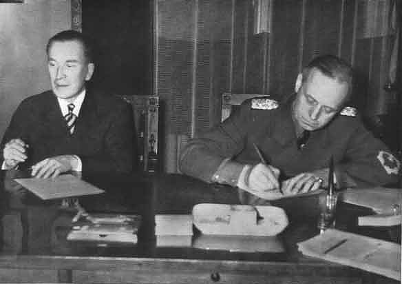 Vertragsunterzeichnung 1939 (Foto: Wikipedia)