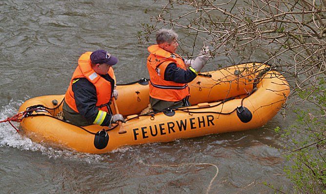 Ufer der Zorge wird abgesucht (Foto: nnz)