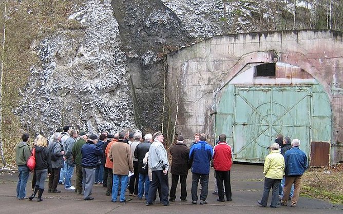 Rundfahrt in die Geschichte (Foto: Gedenkstätte) Rundfahrt in die Geschichte (Foto: Gedenkstätte)