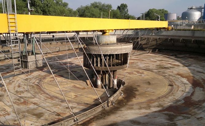 Leeres Nachkl&auml;rbecken (Foto: Hans-J&uuml;rgen Otto)