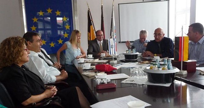 Gäste begrüßt (Foto: nnz) Gäste begrüßt (Foto: nnz)