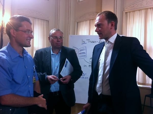 Im Gespräch (Foto: FDP) Im Gespräch (Foto: FDP)